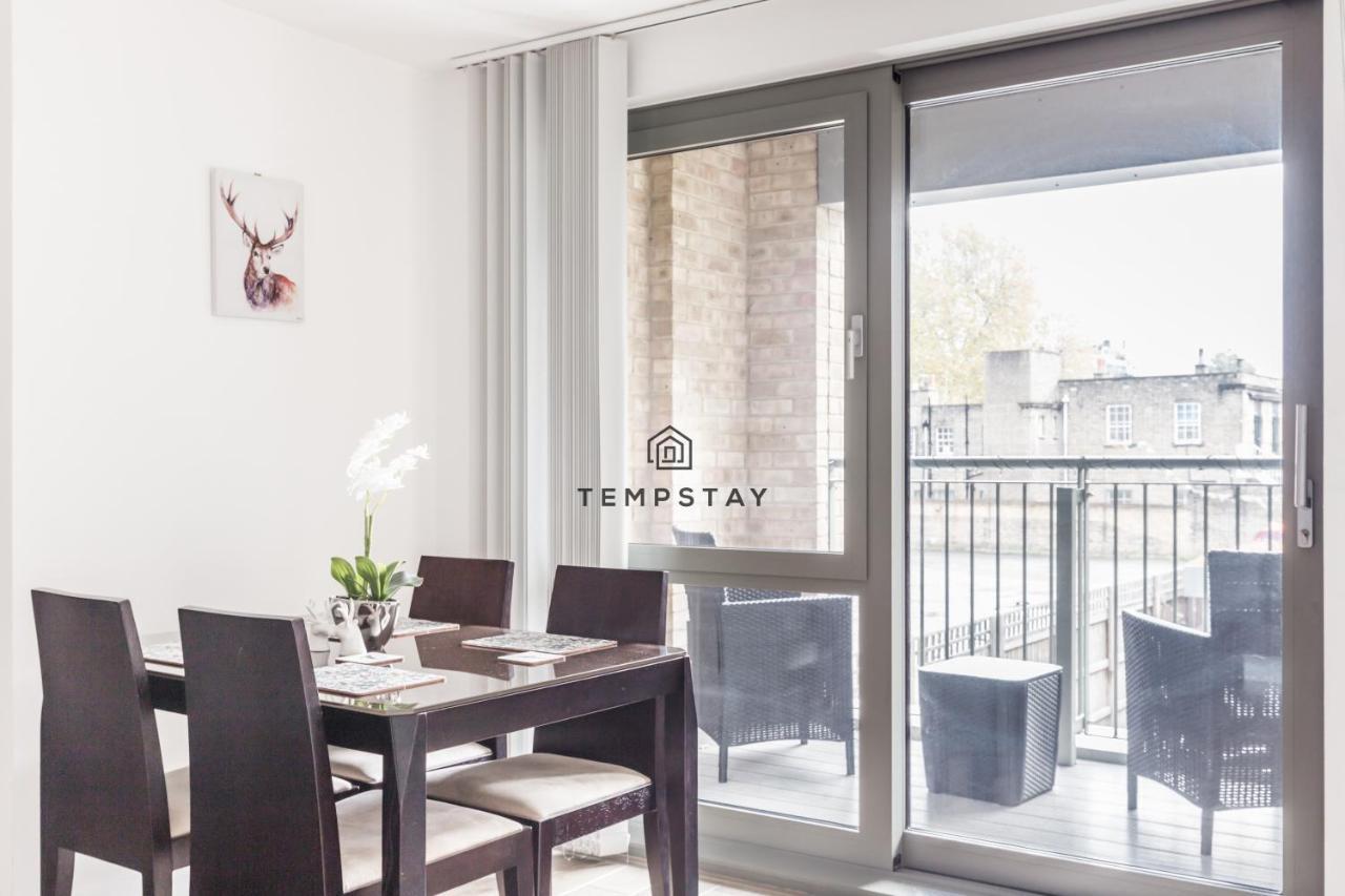 Modern Private Apartment -Balcony-Tube Station Londres Extérieur photo
